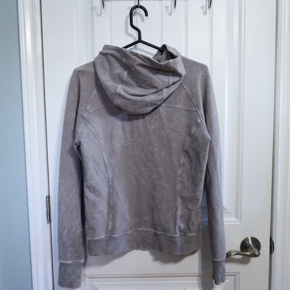 Lululemon Scuba Pullover *Wash Washed Dark Chrome Womens Size 4 - Picture 8 of 10